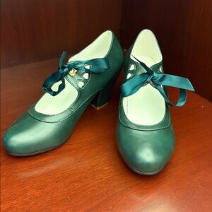 Erocalli Women's Green Mary Jane Pumps Chunky Block Shoes Heart Ribbon Lace Up